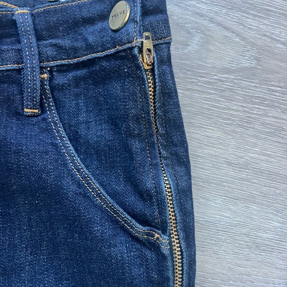 Frame Denim Indigo Flare Jeans - Picture 4 of 8